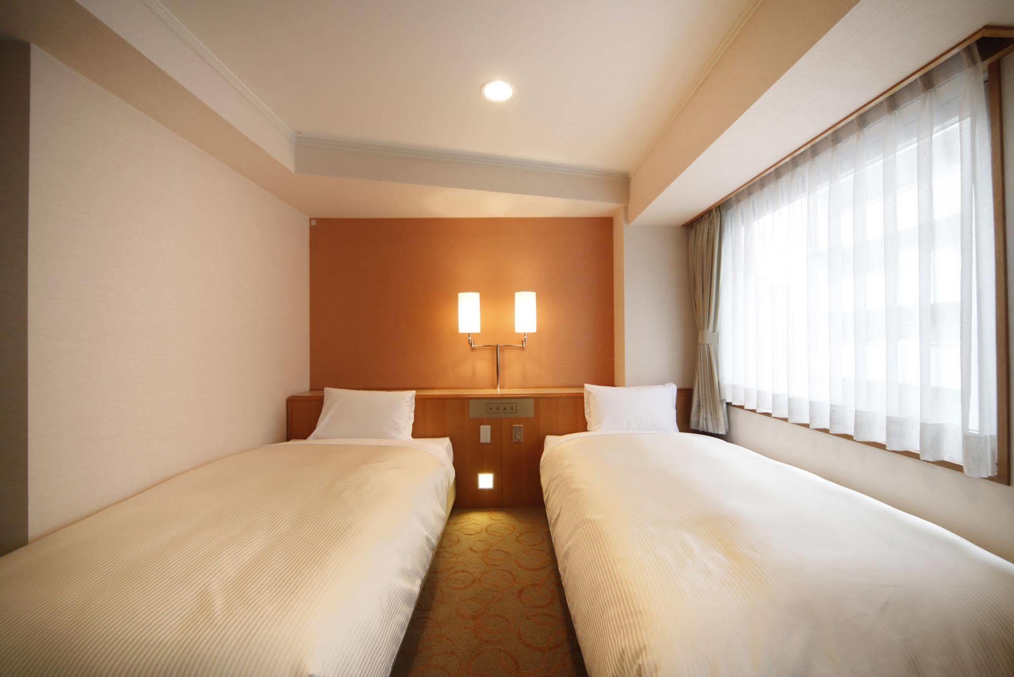 Vessel Inn Ueno Iriya Station Tokyo Exterior photo