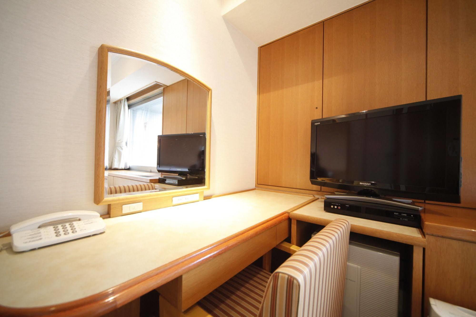 Vessel Inn Ueno Iriya Station Tokyo Exterior photo